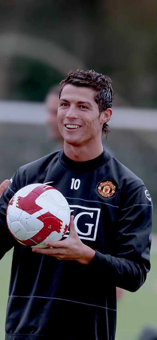 TA跟队：布莱顿19岁前锋齐马斯十字韧带撕裂，赛季报销（TA记者跟队：布莱顿19岁新星齐马斯十字韧带撕裂，本赛季报销）