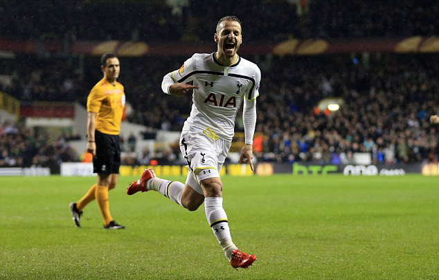 汉堡2-1斯图加特，法比奥-维埃拉破门，格拉策尔建功（法比奥-维埃拉破门、格拉策尔建功，汉堡2-1击败斯图加特）