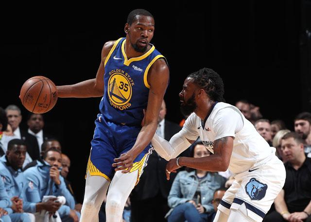 25球追平C罗，姆巴佩是赛季前20场进球最多的皇马球员（姆巴佩赛季前20场斩获25球，追平C罗居皇马同期进球榜首）