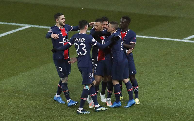 约基奇狂飙40+9+8！单节7中7轰19分太无解 率掘金23分逆转老鹰（约基奇轰40+9+8：单节7中7砍19分，掘金完成23分大逆转擒老鹰）