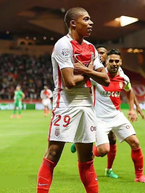 尽力局！约瑟夫·杨27分钟 19中10&三分9中4空砍全场最高32分（无力回天！约瑟夫·杨27分钟19投10中、三分9中4，轰全场最高32分仍难救主）