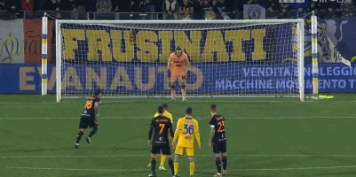 单场比赛4名效力英超球员进球，为荷兰国家队队史首次（荷兰国家队队史首次：单场四名英超球员建功）