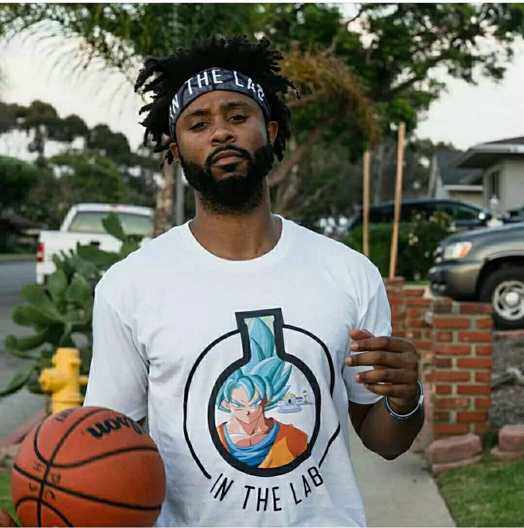 近8次代表西班牙出战正式比赛，奥亚萨瓦尔贡献7球6助攻（奥亚萨瓦尔近8场西班牙队正赛斩获7球6助）