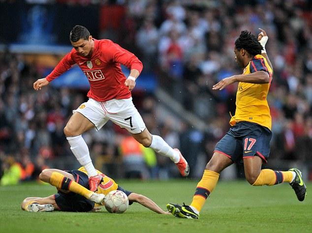 英媒：日本侵略者照片事件是个失误，布莱顿和英超此前都不了解此事（英媒：“日本侵略者照片”风波系疏忽，布莱顿与英超此前均不知情）