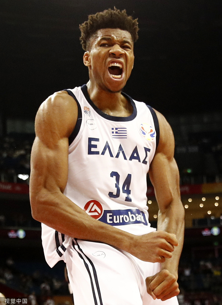 重创！皇马右后卫阿诺德大腿受伤 将缺阵两月之久（噩耗！皇马右后卫阿诺德大腿受伤 预计伤缺两个月）