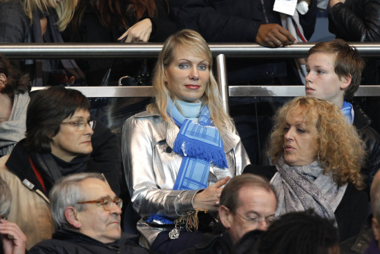 早报：功成名就不是目的，让自己快乐快乐这才叫做意义（早报：名利非终点，快乐才是意义）