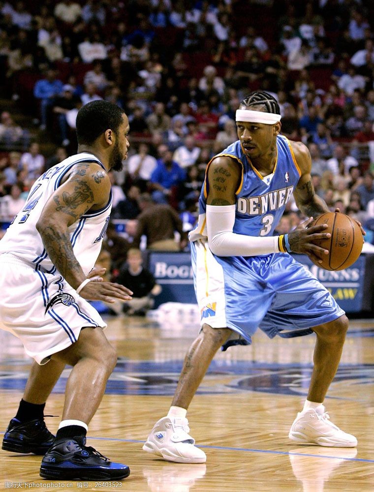 雷霆狂胜独行侠豪取14连胜！SGA三节打卡33分，浓眉9中1仅得2分（雷霆大胜独行侠豪取14连胜：SGA三节轰33分，浓眉9投1中仅2分）