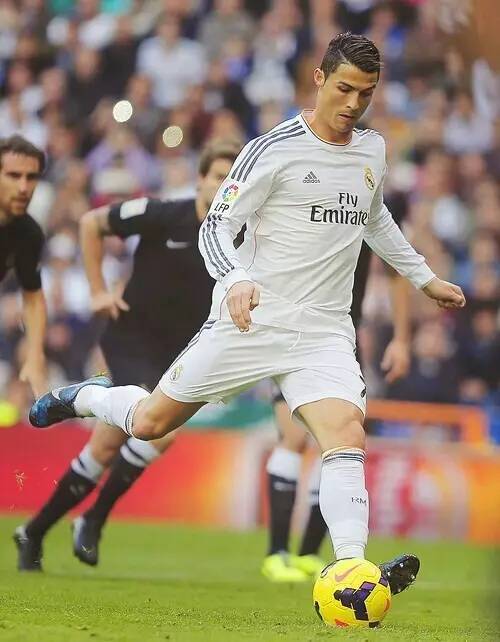 中超：武汉三镇2-0战胜浙江队（中超战报：武汉三镇2-0力克浙江队）